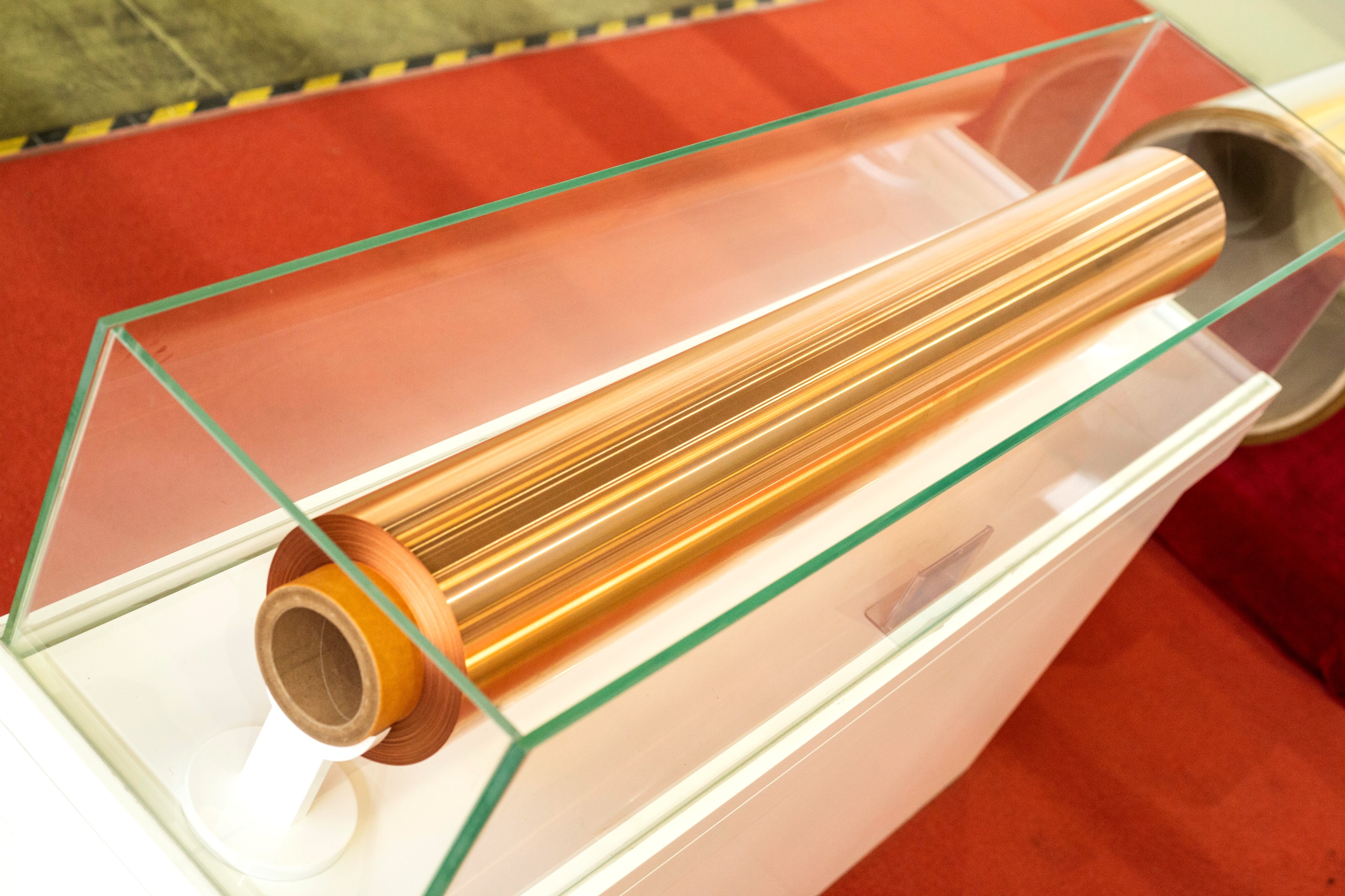 ULTRA-WIDEAND ULTRA-THIN COPPER STRIP